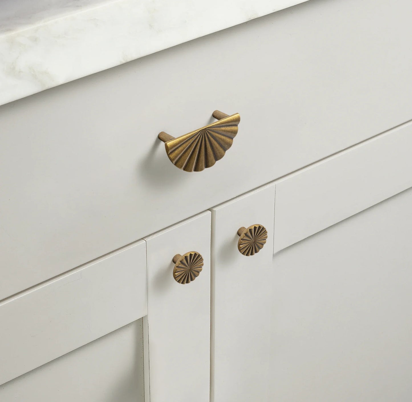 Goo-Ki 2.5''Hole Centers Antique Brass Cabinet Pulls