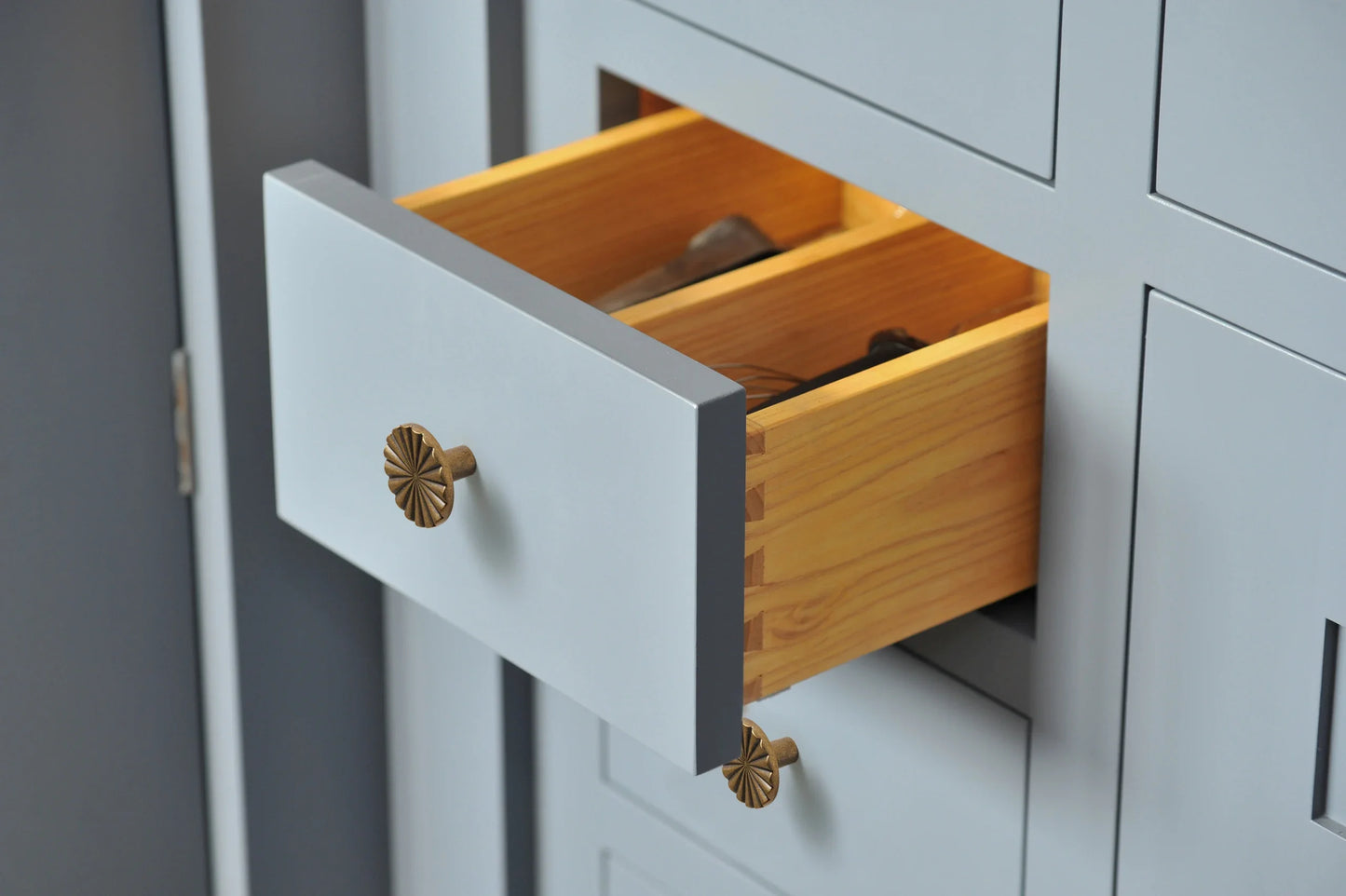 Goo-Ki 2.5''Hole Centers Antique Brass Cabinet Pulls